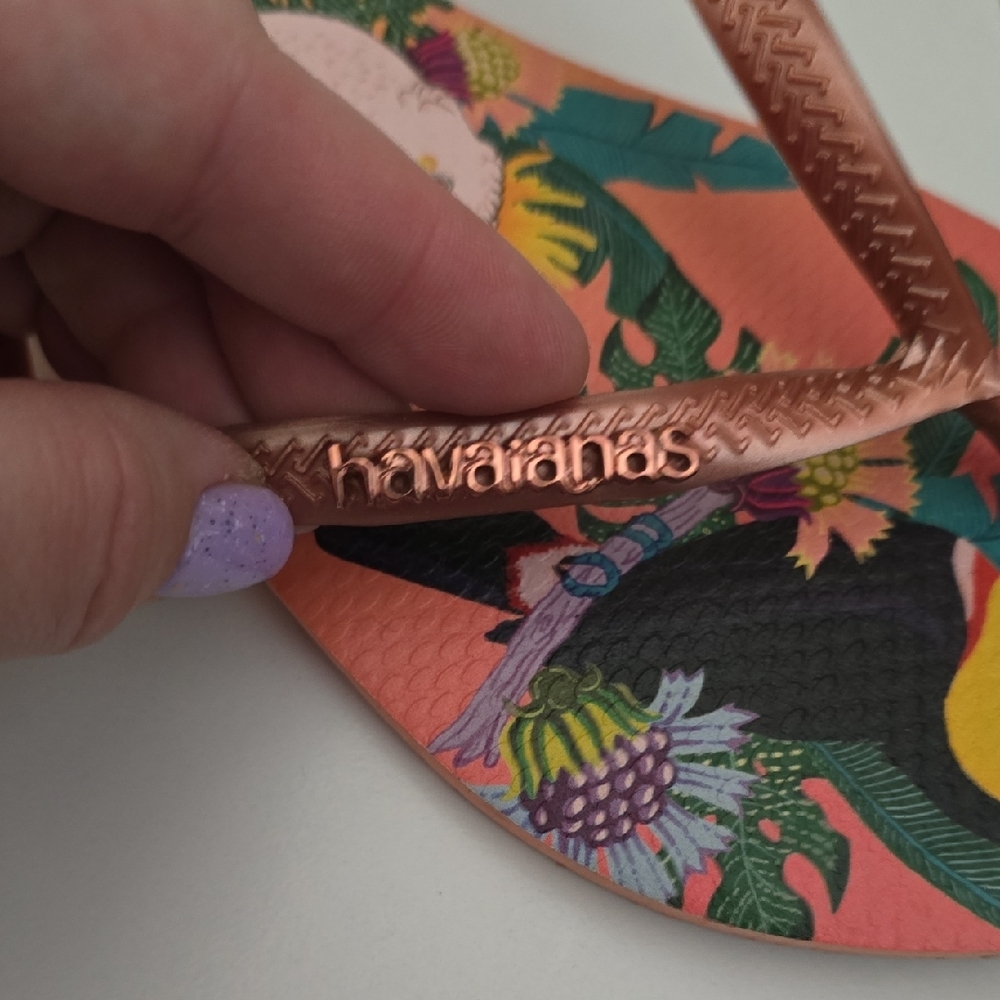Havaianas Coral Flip Flops with Tropical Toucan Print and Rose Gold Straps - Picture 4 of 5